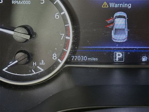 Used 2018 Nissan Maxima Platinum image 19