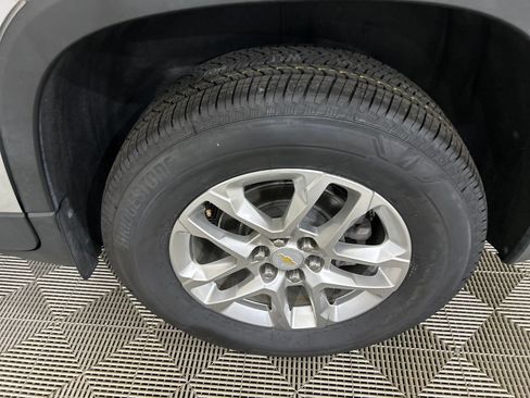 Used 2020 Chevrolet Traverse LT FWD image 10