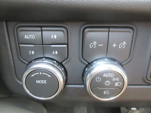 New 2026 GMC Yukon Elevation image 17