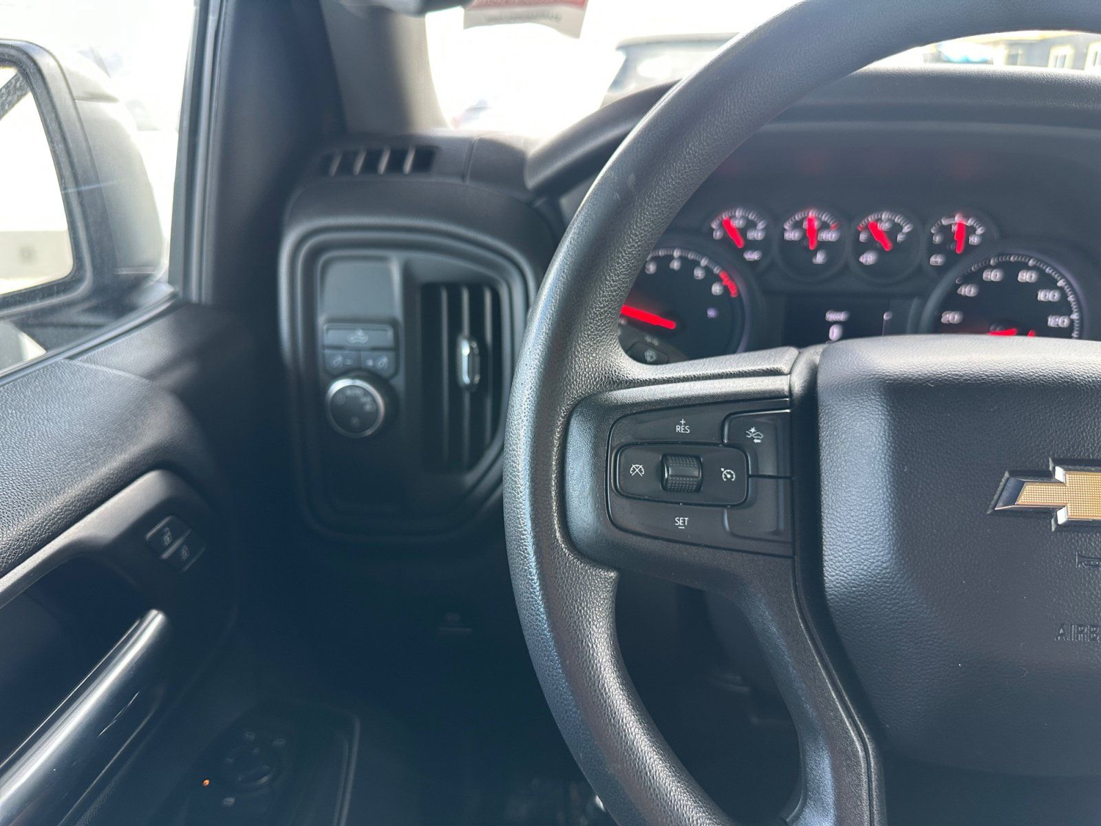 Used 2025 Chevrolet Silverado 1500 Custom RWD image 18