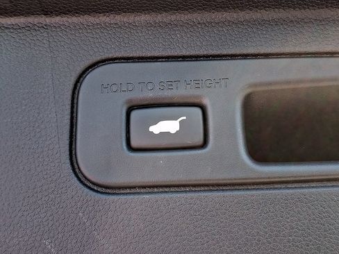Used 2025 Honda Pilot Elite image 34