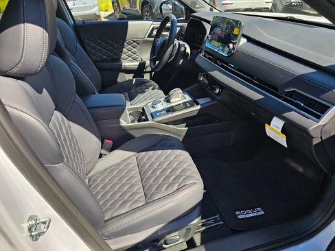 New 2026 Nissan Rogue Platinum AWD/4WD image 12