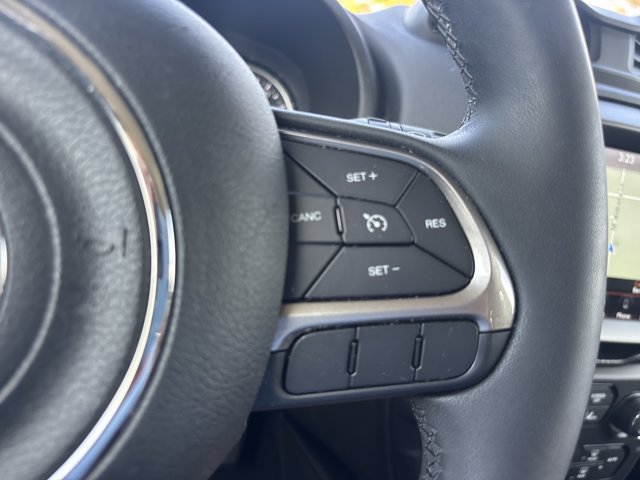 Used 2022 Jeep Renegade Latitude AWD/4WD image 27