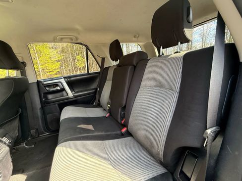 Used 2015 Toyota 4Runner SR5 RWD image 16