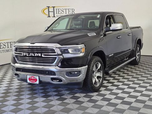 Used 2019 RAM 1500 Laramie AWD/4WD image 4