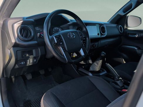 Used 2018 Toyota Tacoma 4x4 Double Cab image 37