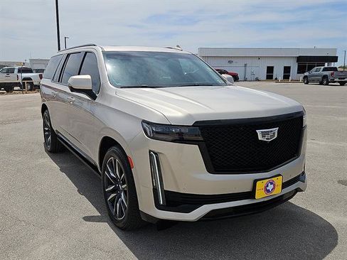 Used 2024 Cadillac Escalade ESV Sport Platinum AWD/4WD image 6