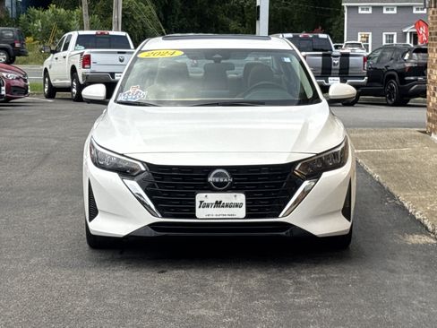 Used 2024 Nissan Sentra SV w/ SV Premium Package FWD image 9