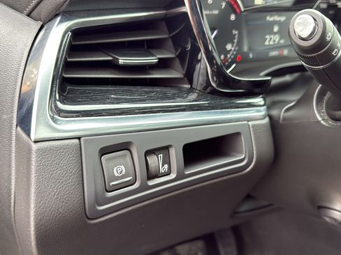 Certified 2025 Cadillac XT5 Premium Luxury image 13