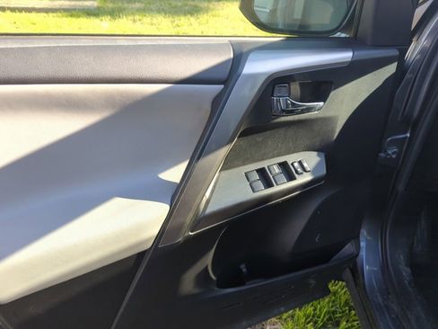 Used 2017 Toyota RAV4 XLE w/ Carpet Mat Package AWD/4WD image 8