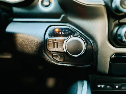 Used 2019 RAM 1500 Big Horn AWD/4WD image 16