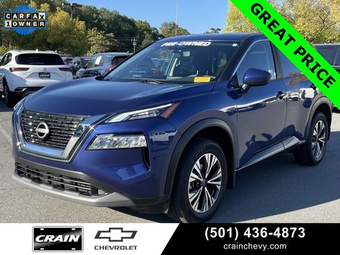Used 2023 Nissan Rogue SV image 3