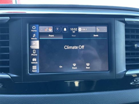 Used 2023 Chrysler Voyager LX image 30