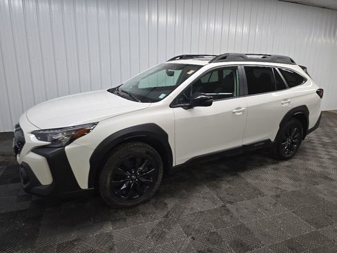 Used 2025 Subaru Outback Onyx Edition w/ Popular Package #2 AWD/4WD image 6