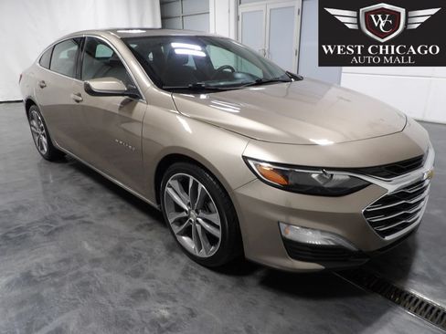 Used 2022 Chevrolet Malibu LT FWD image 2