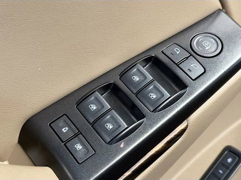 Used 2020 GMC Yukon XL SLT image 18