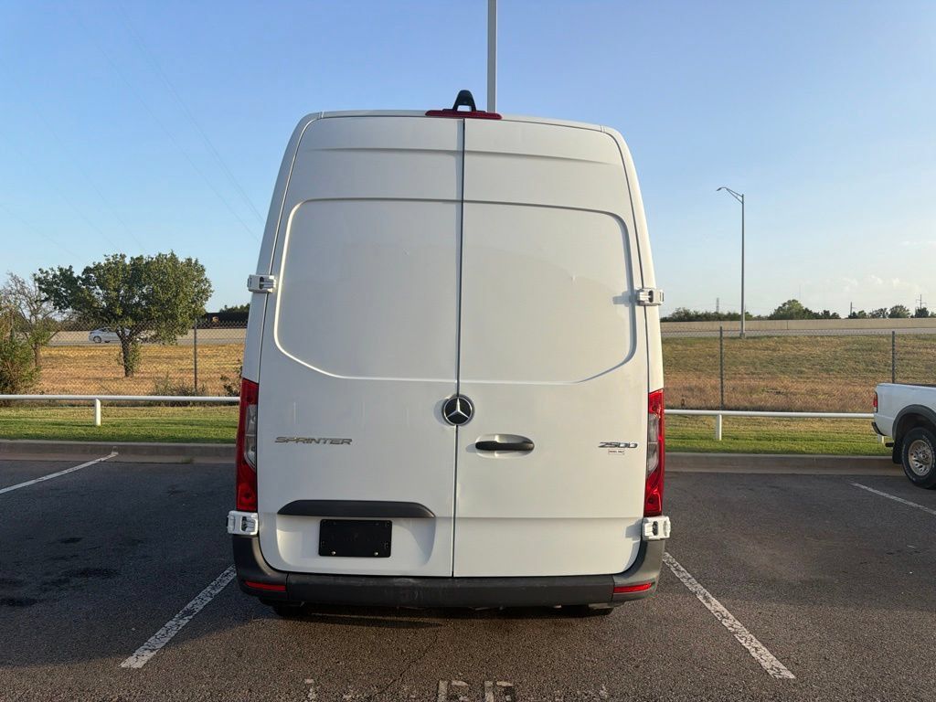 Used 2025 Mercedes-Benz Sprinter 2500 image 6