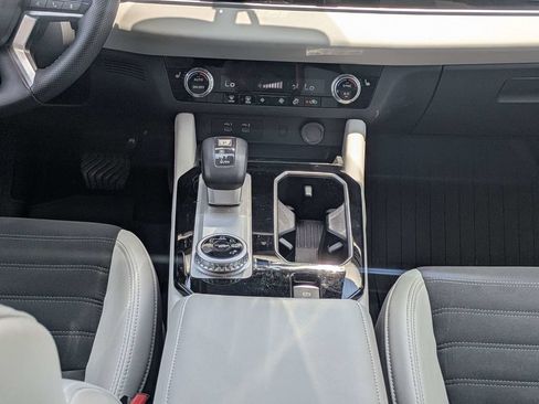 Used 2025 Mitsubishi Outlander SE FWD image 20