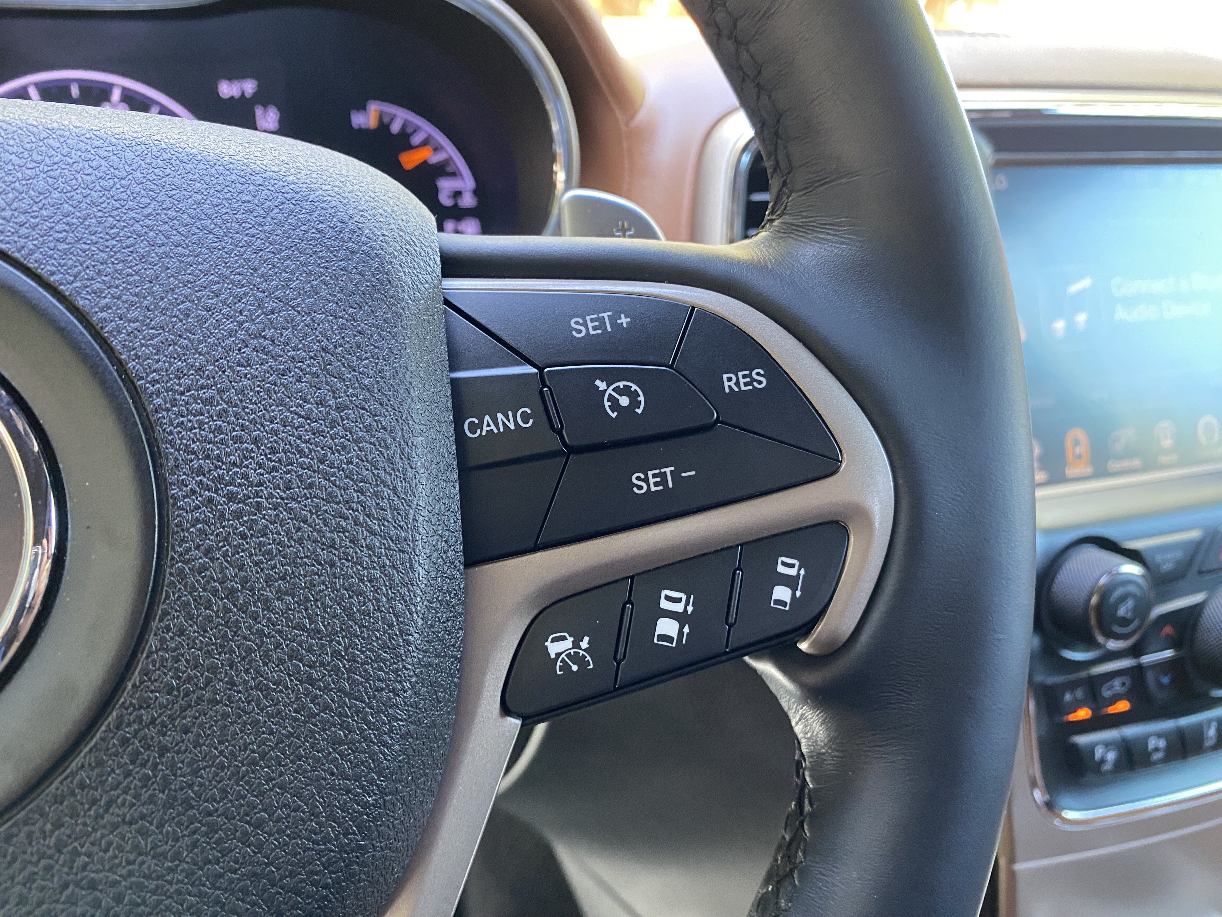 Used 2017 Jeep Grand Cherokee Summit AWD/4WD image 19