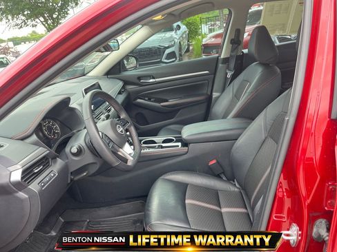 Used 2024 Nissan Altima 2.5 SR FWD image 10