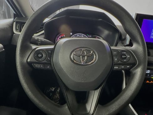 Used 2023 Toyota RAV4 XLE FWD image 18