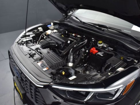 Used 2024 Ford Escape Platinum image 28