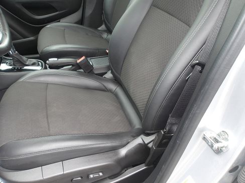 Used 2018 Buick Encore Sport Touring FWD image 12