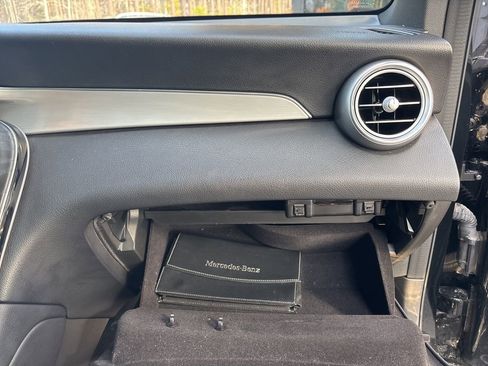 Used 2022 Mercedes-Benz GLC 300 GLC 300 image 43