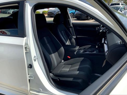 Used 2023 Honda Civic Sport image 9