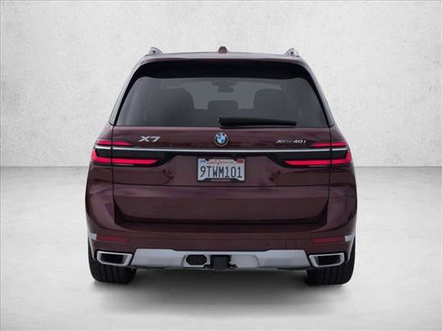 Used 2025 BMW X7 xDrive40i w/ Parking Assistance Package AWD/4WD image 7