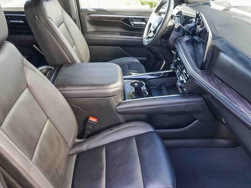 Used 2025 Chevrolet Tahoe Z71 image 15