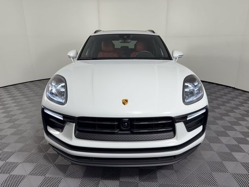 Certified 2026 Porsche Macan AWD/4WD image 6