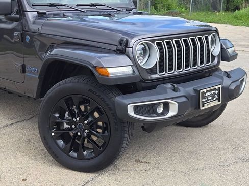 Certified 2025 Jeep Wrangler Unlimited Sahara w/ Safety Group AWD/4WD image 2
