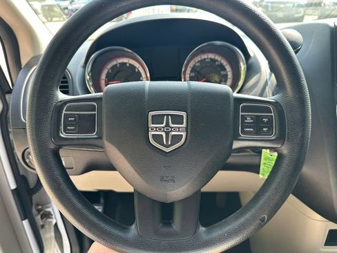 Used 2019 Dodge Grand Caravan SE FWD image 27