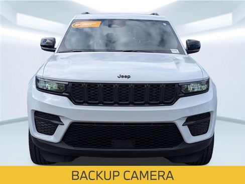 Certified 2023 Jeep Grand Cherokee Altitude AWD/4WD image 10