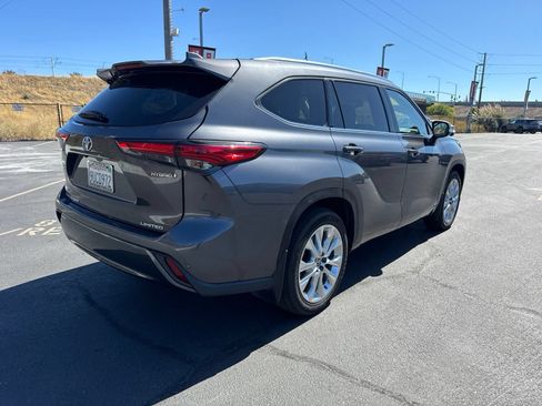 Used 2023 Toyota Highlander Limited AWD/4WD image 7