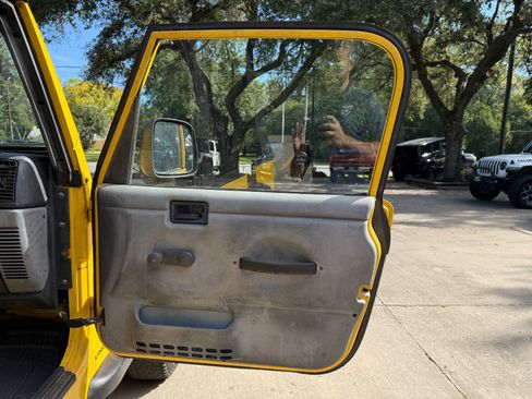 Used 2004 Jeep Wrangler Unlimited image 19