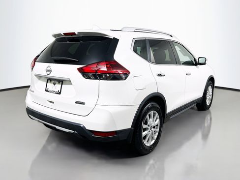 Used 2019 Nissan Rogue S w/ Special Edition Package FWD image 4