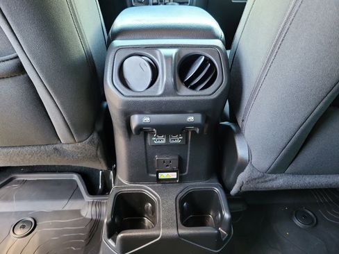 Used 2022 Jeep Wrangler Unlimited Sport w/ Sun And Sound Package AWD/4WD image 15