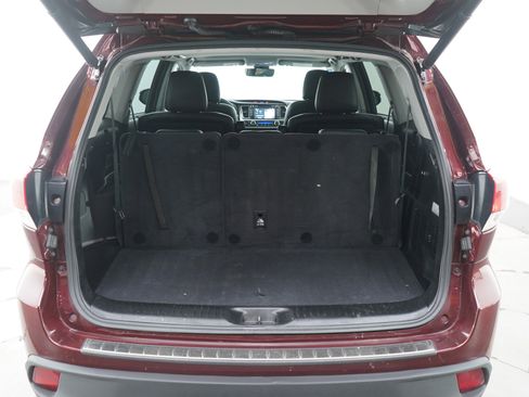 Used 2017 Toyota Highlander XLE image 17