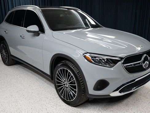 New 2027 Mercedes-Benz GLC 300 4MATIC image 3