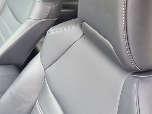 Used 2019 Toyota RAV4 XLE Premium FWD image 8