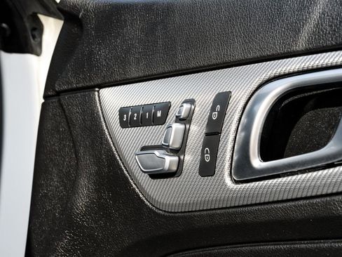 Used 2017 Mercedes-Benz SLC 300 image 38