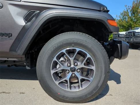 New 2025 Jeep Gladiator Sport image 13