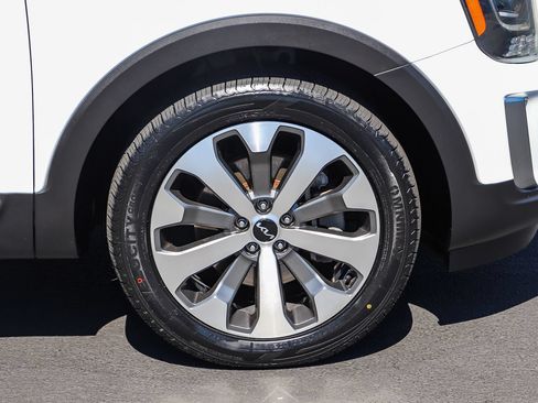 Used 2022 Kia Telluride S FWD image 11
