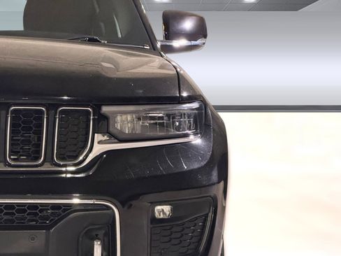 Used 2022 Jeep Grand Cherokee Overland w/ Adv Protech Group III image 11