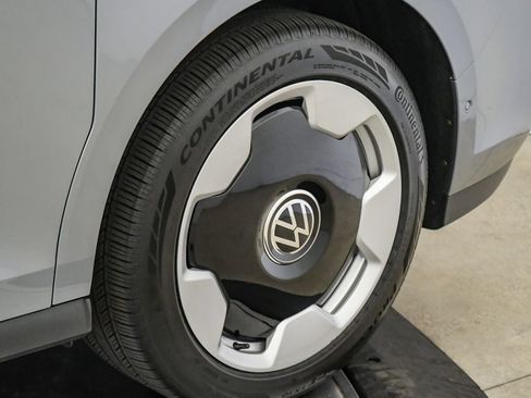 Used 2025 Volkswagen ID. Buzz Pro S RWD image 11