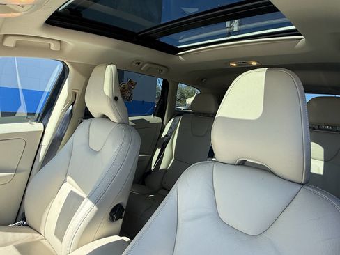Used 2013 Volvo XC60 T6 image 9