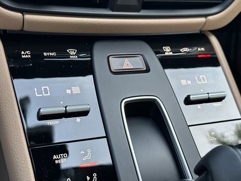 New 2026 Porsche Macan image 24