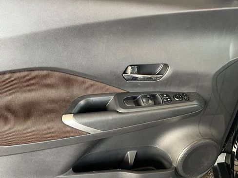 Used 2023 Nissan Kicks SR image 10